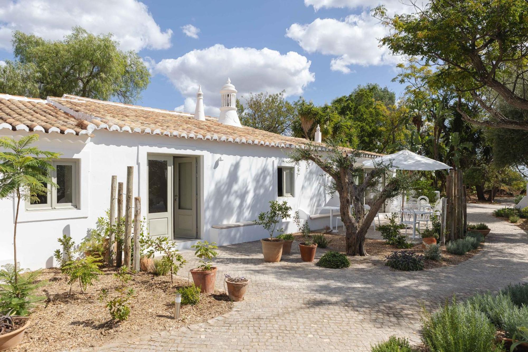 Amago Guesthouse Santa Barbara de Nexe Bagian luar foto